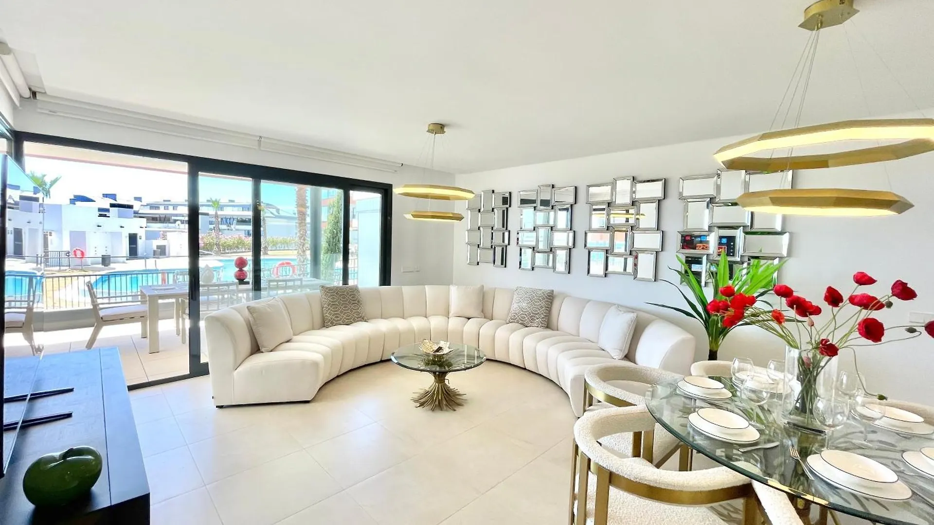 Upscale 3 Bedroom Apartment 300M From The Beach 丰希罗拉 西班牙