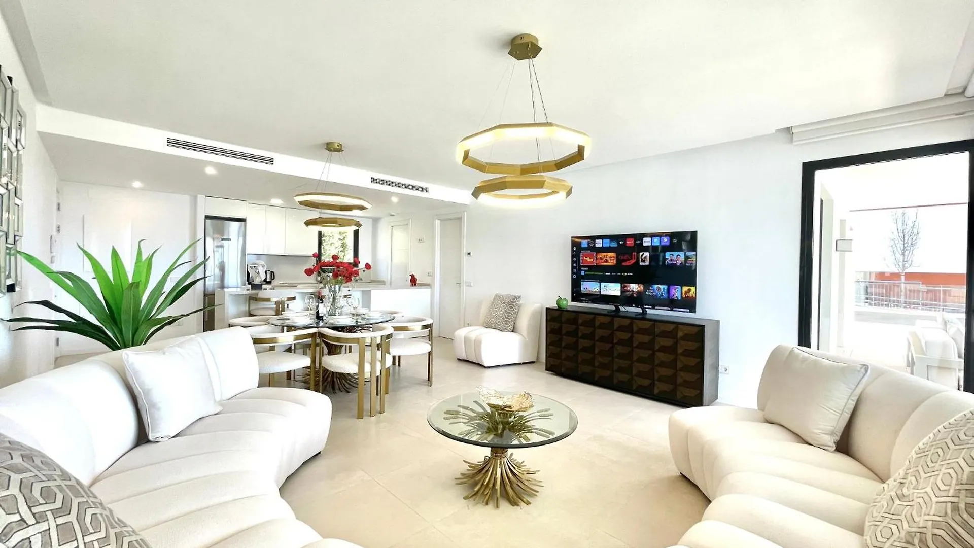 Upscale 3 Bedroom Apartment 300M From The Beach 丰希罗拉 西班牙