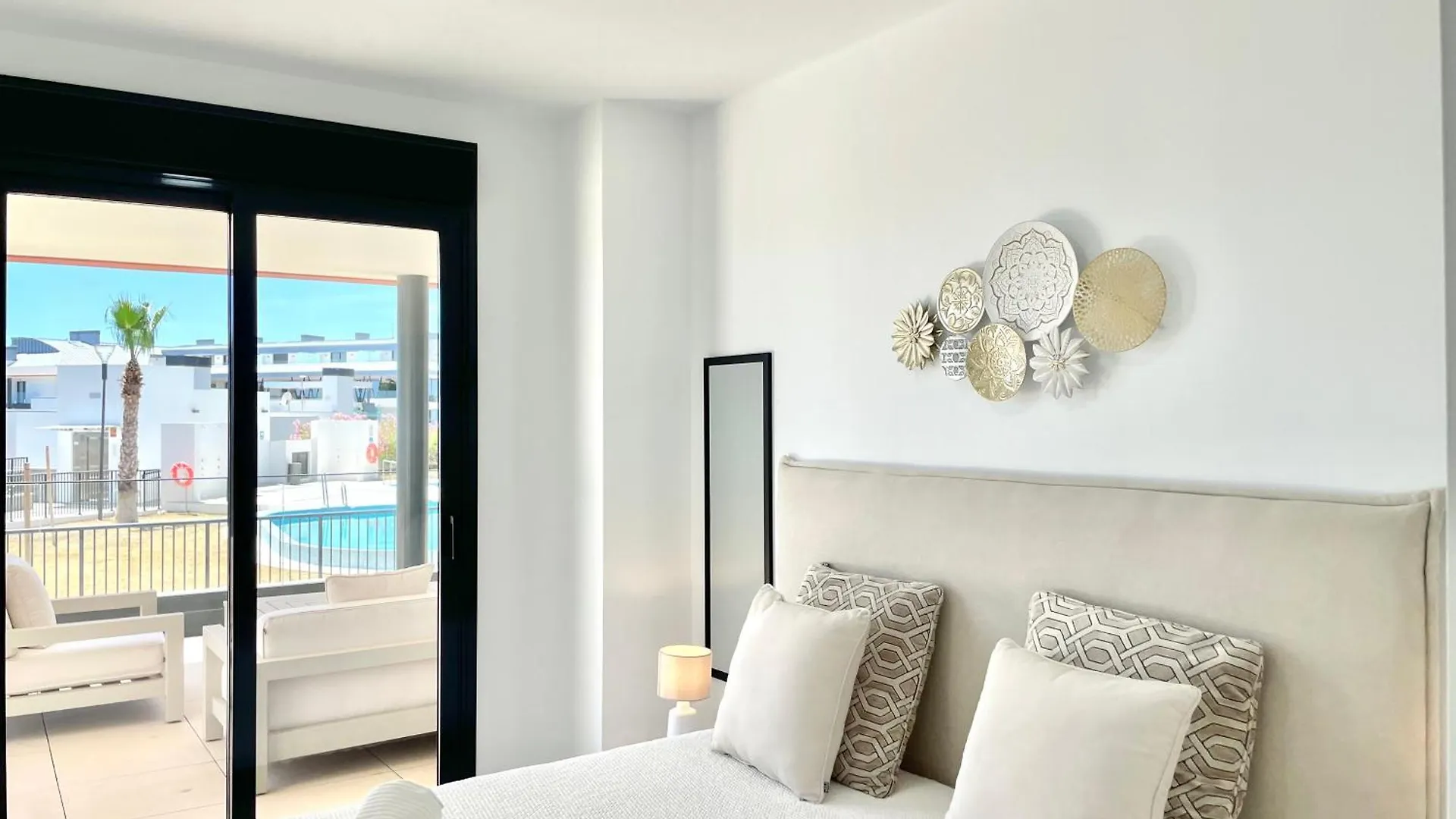 Upscale 3 Bedroom Apartment 300M From The Beach 丰希罗拉 0*,  西班牙